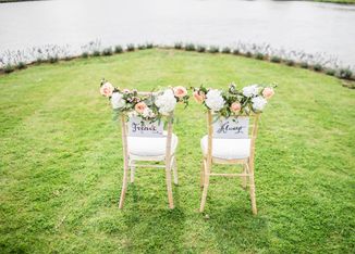 Stühle für die Hochzeit, Vereih von stühlen, Stuhlverleih, Vereih von Holzstühlen,  Stuhlverleih für Hochzeiten